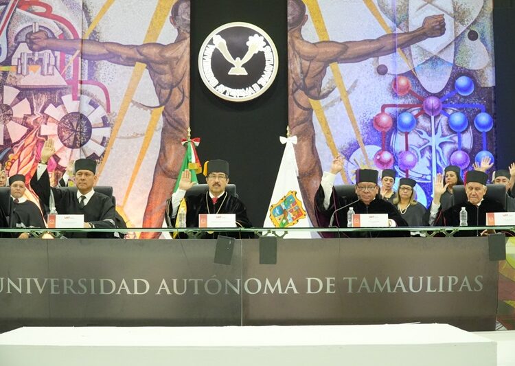 Rinde la UAT emotivo homenaje a su personal académico