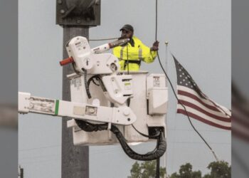 Se apresuran para restaurar la energía antes de otra tormenta en Texas