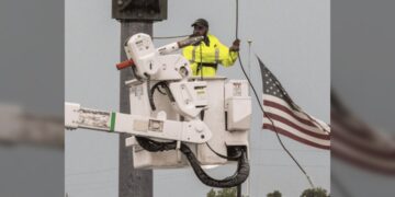 Se apresuran para restaurar la energía antes de otra tormenta en Texas