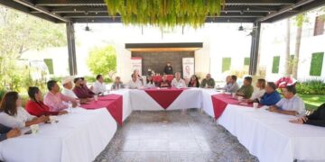 Se suman destacados priístias a proyectos Carmen Lilia Canturosas Villarreal