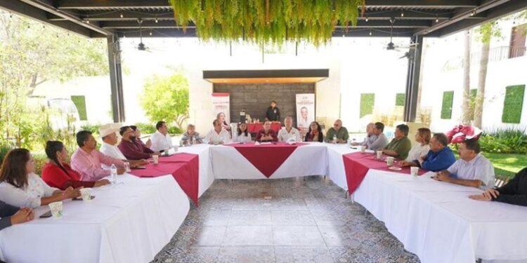 Se suman destacados priístias a proyectos Carmen Lilia Canturosas Villarreal