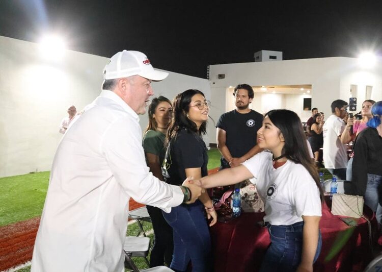 “Seré su aliado en el Congreso”: Juventud neolaredense respalda a Carlos Canturosas