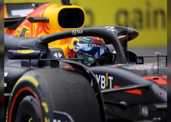 Mini Godzilla sorprende a buzos en el fondo del mar de las Islas Galápagos