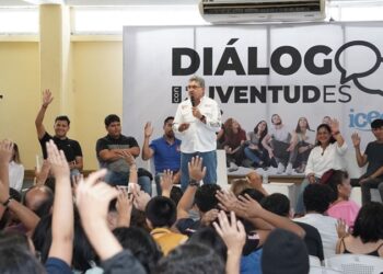 Sostiene Armando Martínez Manríquez encuentro con jóvenes