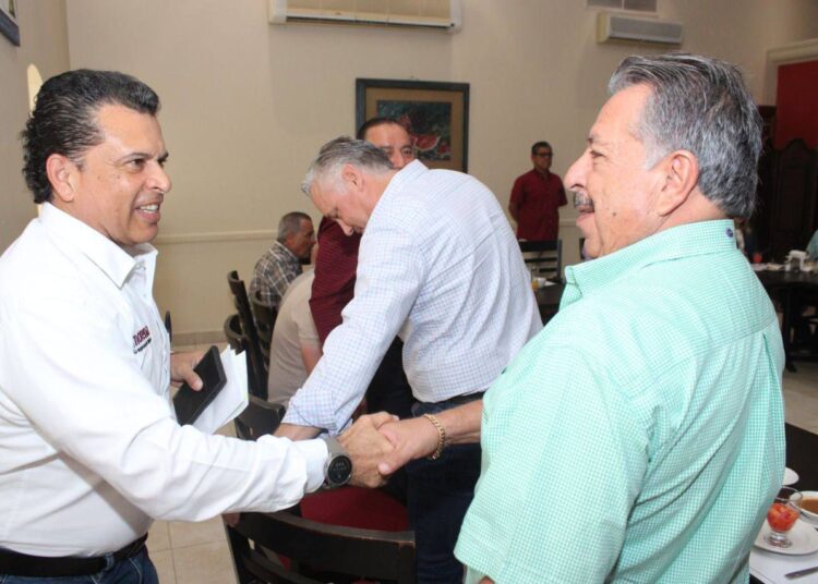 Empresarios y profesionales reiteran confianza a Lalo Gattás