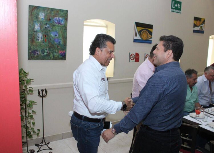 Empresarios y profesionales reiteran confianza a Lalo Gattás