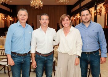 Rosa González presenta su proyecto de gobierno a empresarios