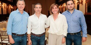 Rosa González presenta su proyecto de gobierno a empresarios