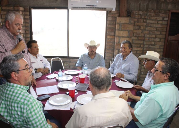 Se suman sectores productivos a la campaña de Lalo Gattás