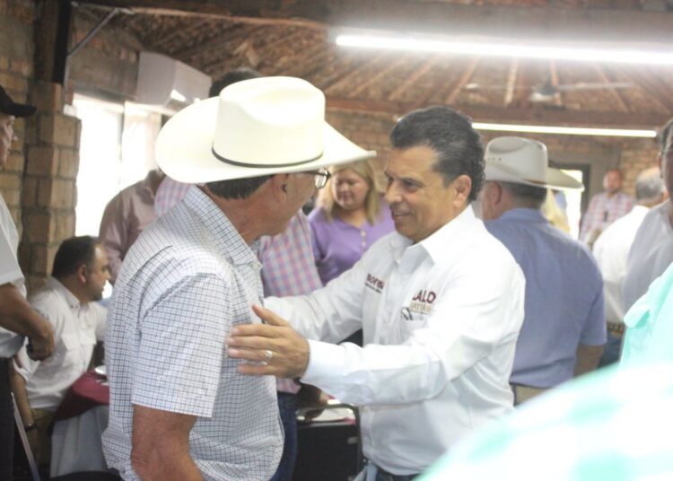 Se suman sectores productivos a la campaña de Lalo Gattás