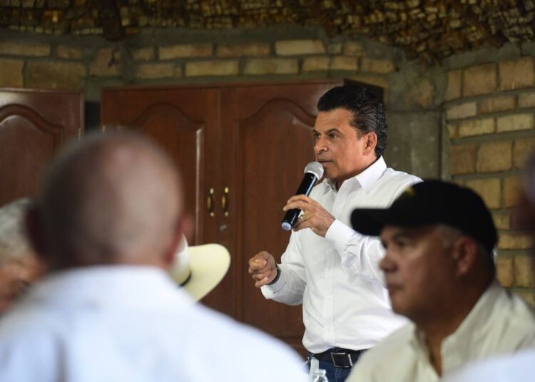 Se suman sectores productivos a la campaña de Lalo Gattás