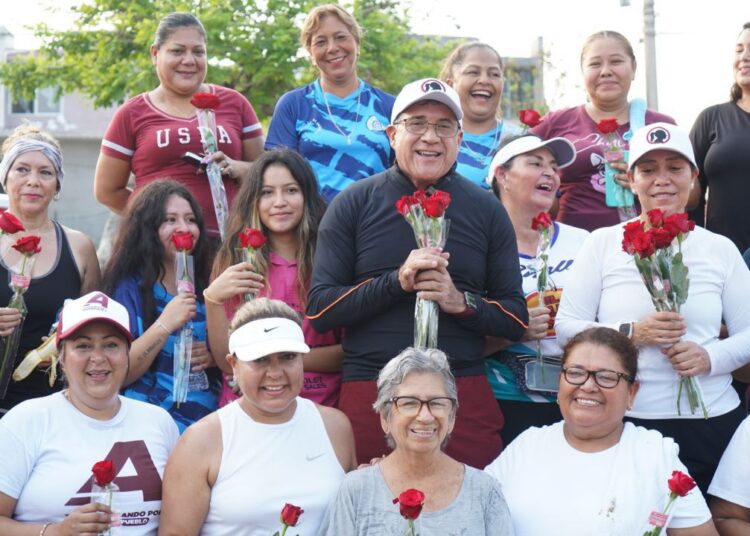 En Altamira, reconoce Armando a las mamás en su día