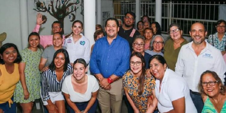 Pepe Schekaibán recibe respaldo total del magisterio en Tampico