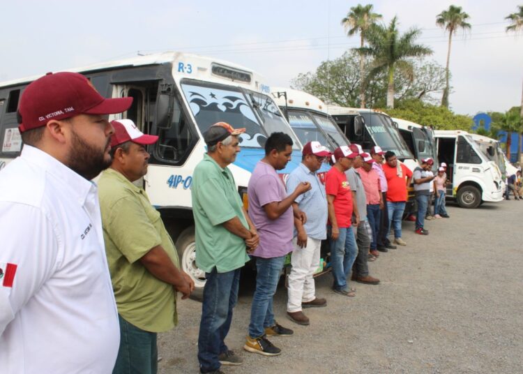 Transportistas toman la ruta del triunfo: todos con Lalo Gattás