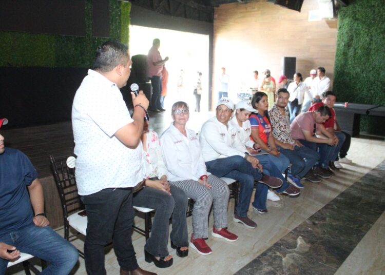 Transportistas toman la ruta del triunfo: todos con Lalo Gattás