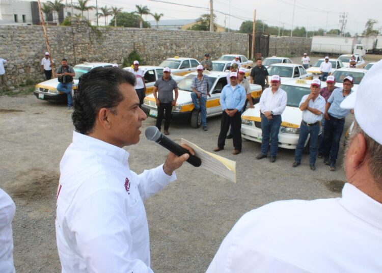Transportistas toman la ruta del triunfo: todos con Lalo Gattás