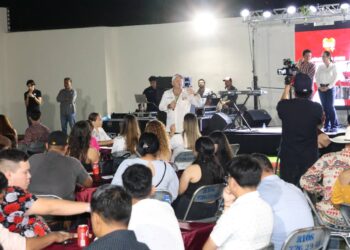 Respalda juventud neolaredense a Carlos Canturosas