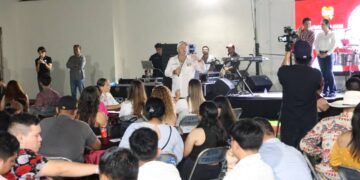 Respalda juventud neolaredense a Carlos Canturosas
