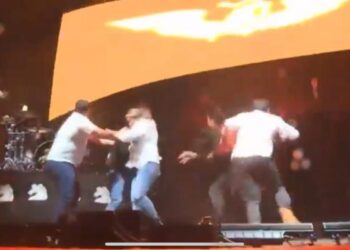 Cae templete en evento de Máynez en Nuevo León