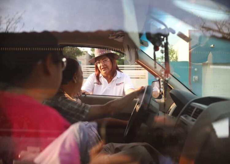 Ana Laura fortalece el respaldo de los residentes del Distrito II de NLD