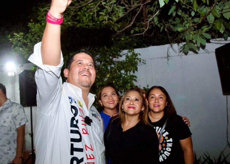 “Ya basta que los cargos sirvan para enriquecerse y olvidar a la gente”: Arturo