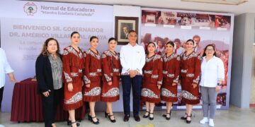 Destaca Américo rol de las educadoras en formación de nuevas generaciones