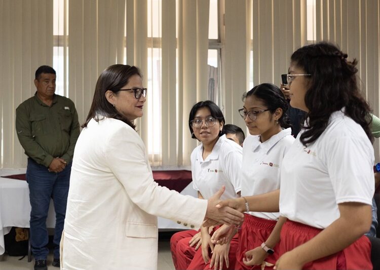 Abanderamiento de la Delegación Estatal que participará en la Olimpiada Nacional de Matemáticas