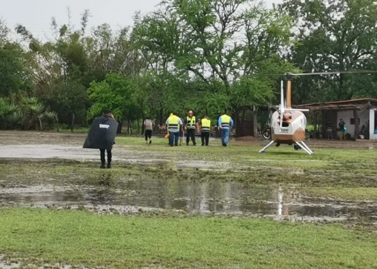 Activa Plan Tamaulipas de la SSPT helicópteros para evacuar a población afectada por creciente del Río Purificación