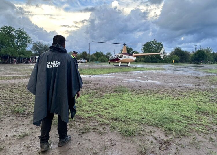 Activa Plan Tamaulipas de la SSPT helicópteros para evacuar a población afectada por creciente del Río Purificación