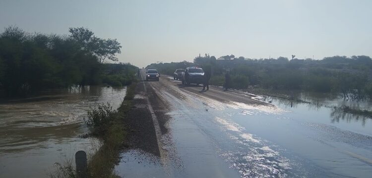 Alerta: circulación cerrada en Carretera Federal 75 por encharcamiento