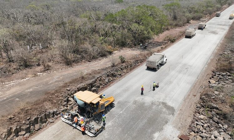 Avanza construcción de la carretera Mante-Ocampo-Tula