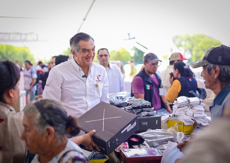 Beneficia el Tianguis del Bienestar a casi 4 mil familias con más de 30 mil bienes en Güémez