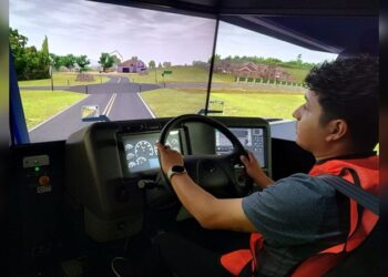 Brinda IMJUVE beca del 60% en capacitación para ser operador de autotransporte de carga