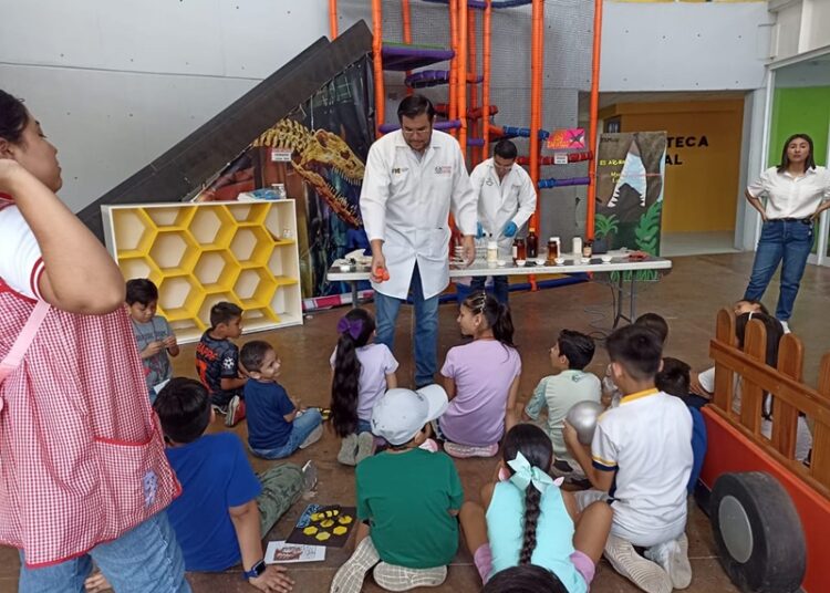Colabora la UAT en difundir la ciencia a escolares de educación básica