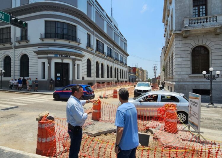 Constata Chucho Nader avance en obra de conversión vial en la Zona Centro