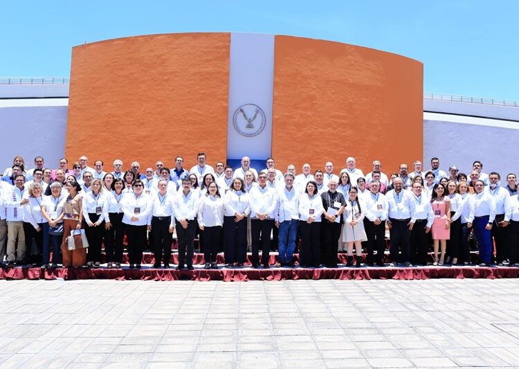 “Educación debe rehumanizar a la sociedad y apoyar a las y los jóvenes”: Américo