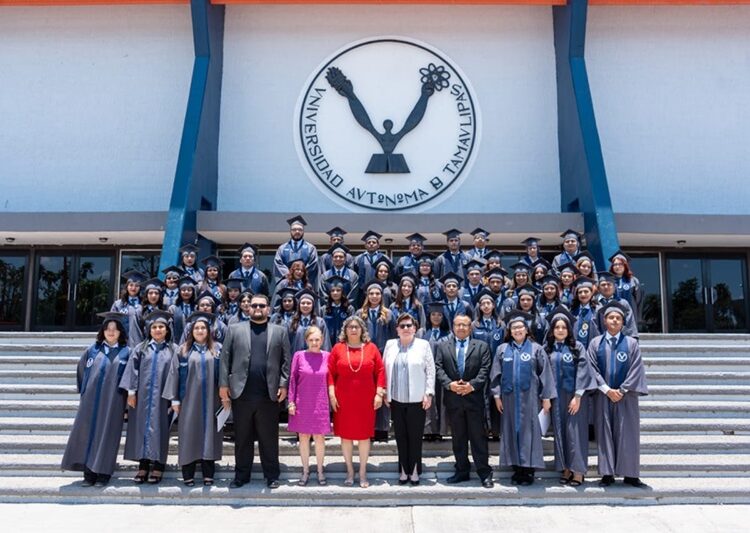 Egresan de la UAT nuevos profesionales en áreas de trabajo social y desarrollo humano