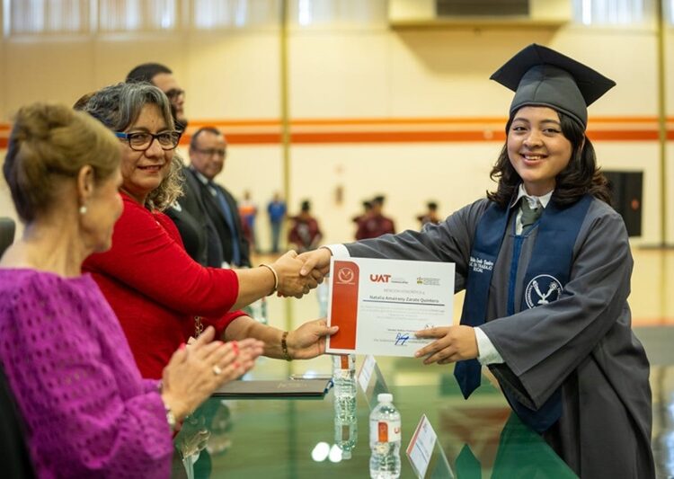 Egresan de la UAT nuevos profesionales en áreas de trabajo social y desarrollo humano