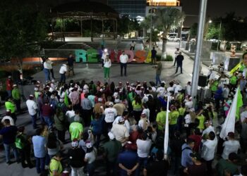 El Mejor Recorrido de Cierre de Campaña a la Plaza Principal de Carlos Peña y Maki Ortiz