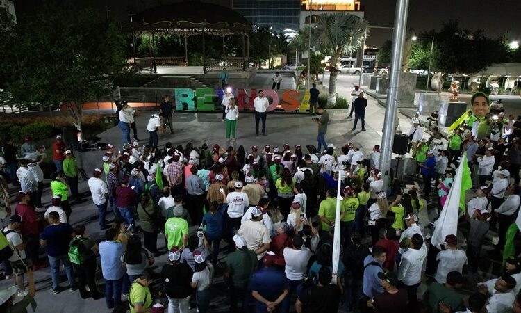 El Mejor Recorrido de Cierre de Campaña a la Plaza Principal de Carlos Peña y Maki Ortiz
