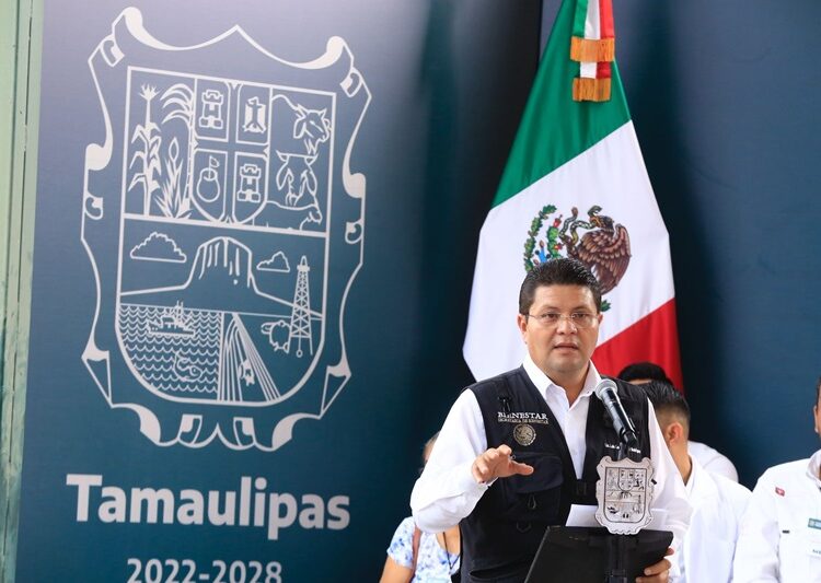 Entrega Américo tarjetas del programa “La Clínica es Nuestra”; refuerzan atención médica