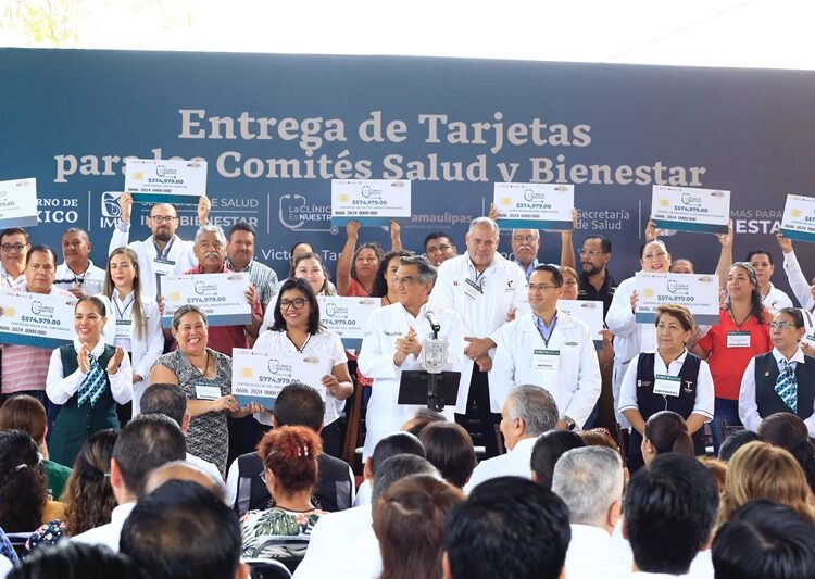 Entrega Américo tarjetas del programa “La Clínica es Nuestra”; refuerzan atención médica