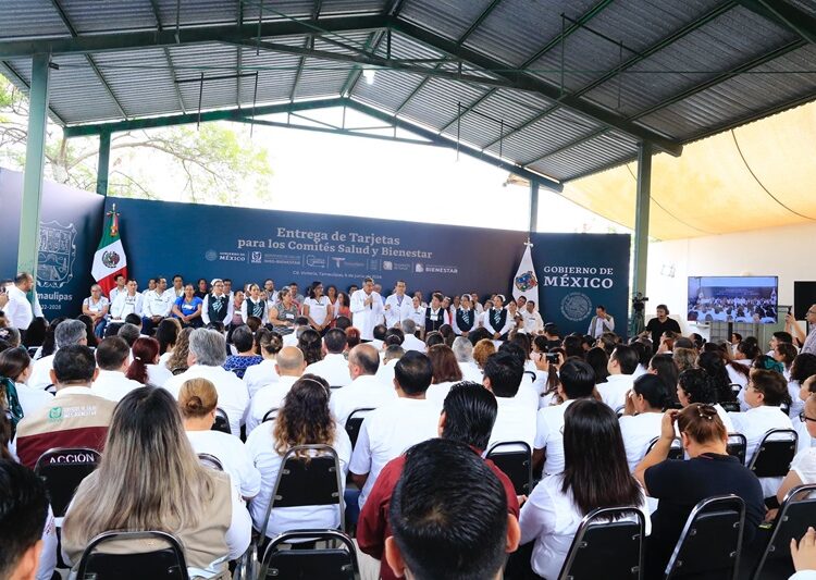 Entrega Américo tarjetas del programa “La Clínica es Nuestra”; refuerzan atención médica