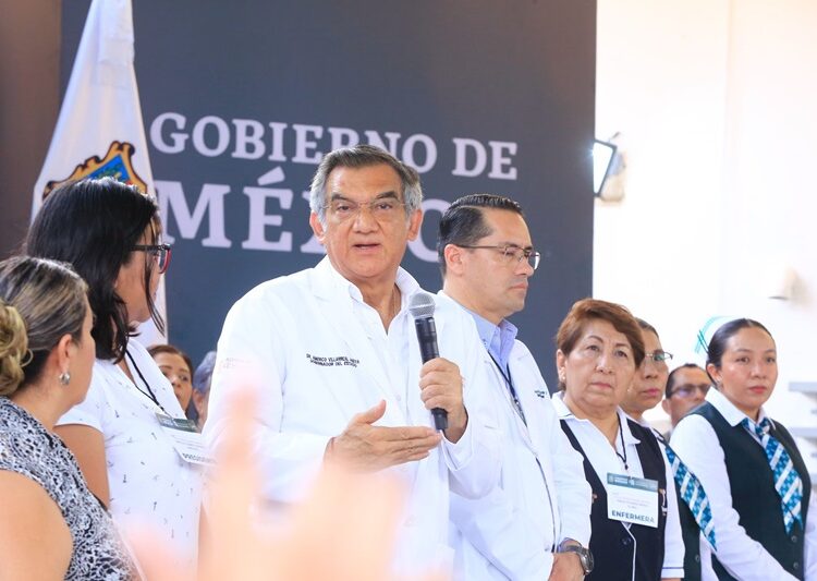 Entrega Américo tarjetas del programa “La Clínica es Nuestra”; refuerzan atención médica