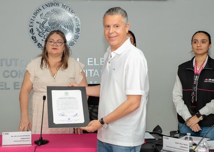 Entregan constancia a Chucho Nader como Diputado de Tampico y Madero