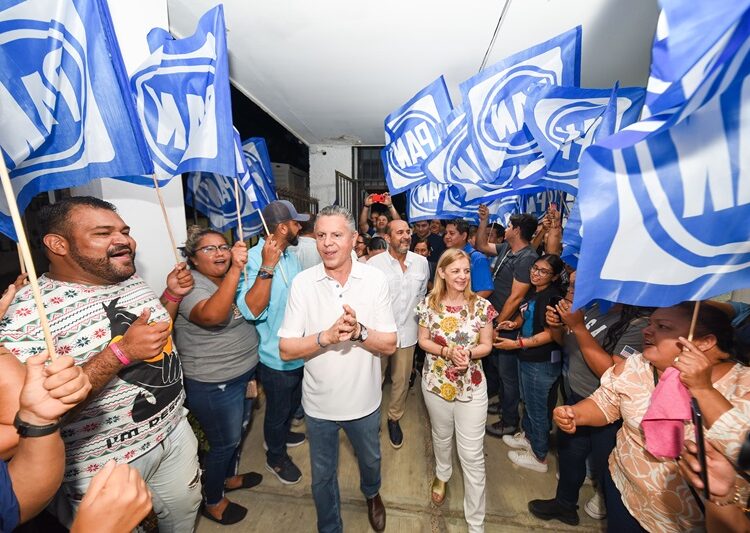 Entregan constancia a Chucho Nader como Diputado de Tampico y Madero