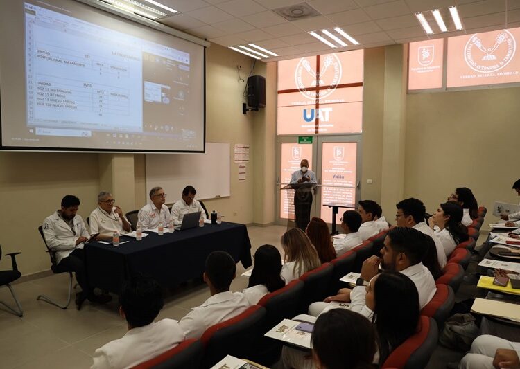 Entregan plazas a 77 médicos de pregrado de la UAT en Matamoros