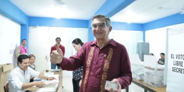 Al votar, Américo exhorta a las y los tamaulipecos a sufragar