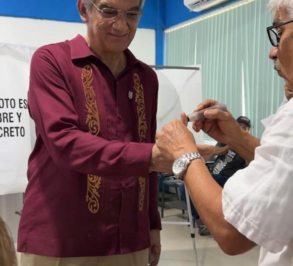 Al votar, Américo exhorta a las y los tamaulipecos a sufragar