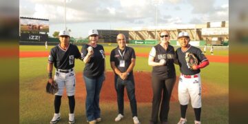Festejan neoladerenses 176 aniversario con juego conmemorativo de los Tecolotes